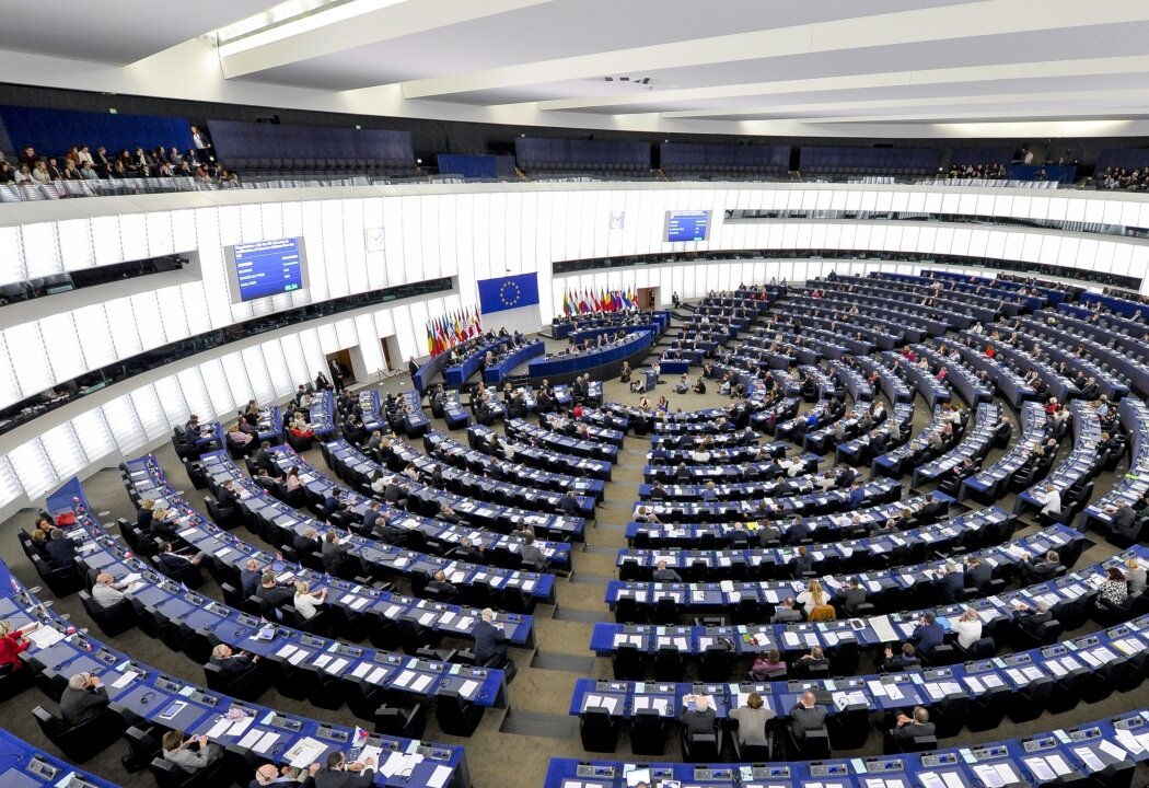    Депутат ЕП Мик Уоллес заявил, что отказ от сближения с Россией нанес Европе большой ущерб