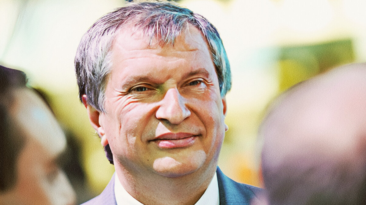 Где и как "воюет" сын Игоря Сечина (глава Роснефти). Чем занят и за что в 25 лет получил от президента Орден за заслуги перед Отечеством