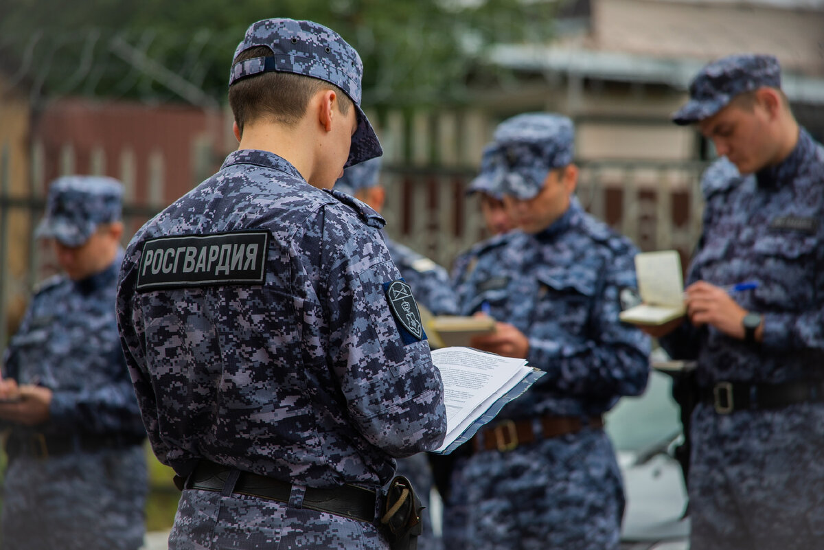 В Пензе сотрудники Росгвардии задержали подозреваемого в краже мобильного  телефона | Росгвардия. Приволжский округ | Дзен