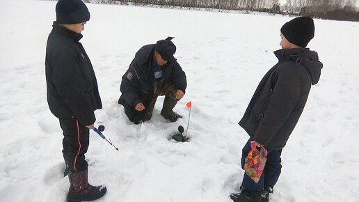 ПРИШЛИ МЕСТНЫЕ И ЗАБРАЛИ ЛУЧШЕЕ! ДЕРЕВЕНСКАЯ РЫБАЛКА НА ПРУДУ