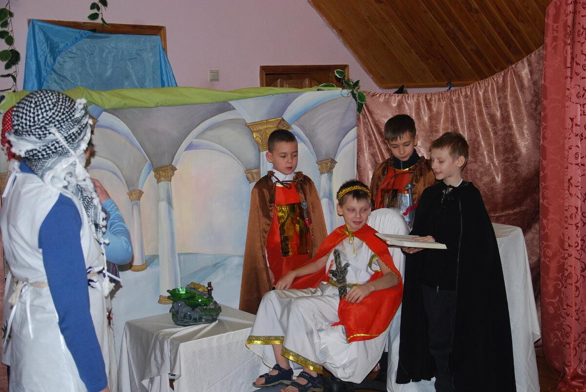 У царя Ирода (сценка из спектакля)