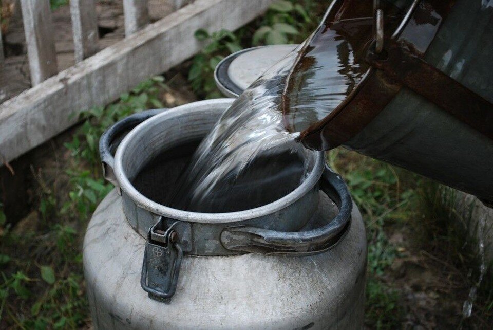     Жители получают около куба на одну семью и неважно сколько в ней человек. Фото: photo.i.ua.