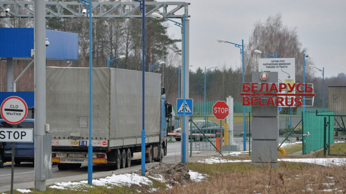 На белорусской границе стали расти очереди в ЕС - Фото | Telegraf ...