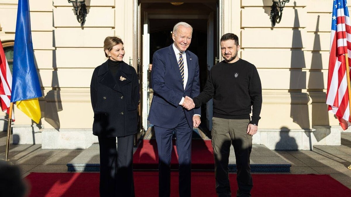 байден в кресле президента украины фейк