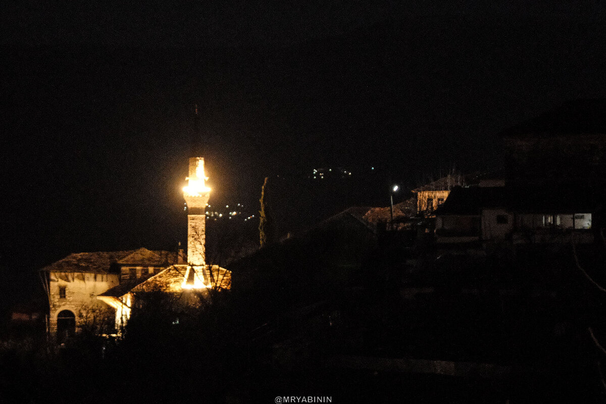 Ночь в Серебряном городе или прогулка по ночной Гирокастре