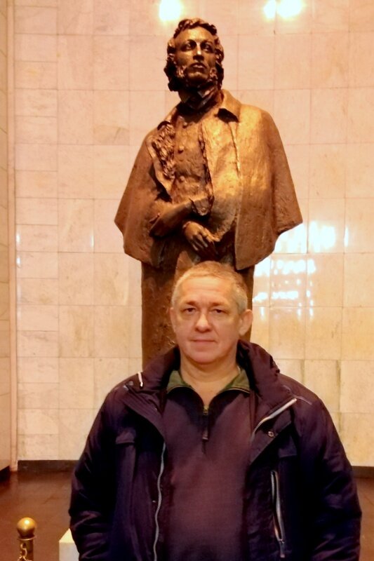 Пушкин - наше всё. Памятник великому поэту на станции метро"Чёрная Речка" в Санкт-Петербурге. Фото моё