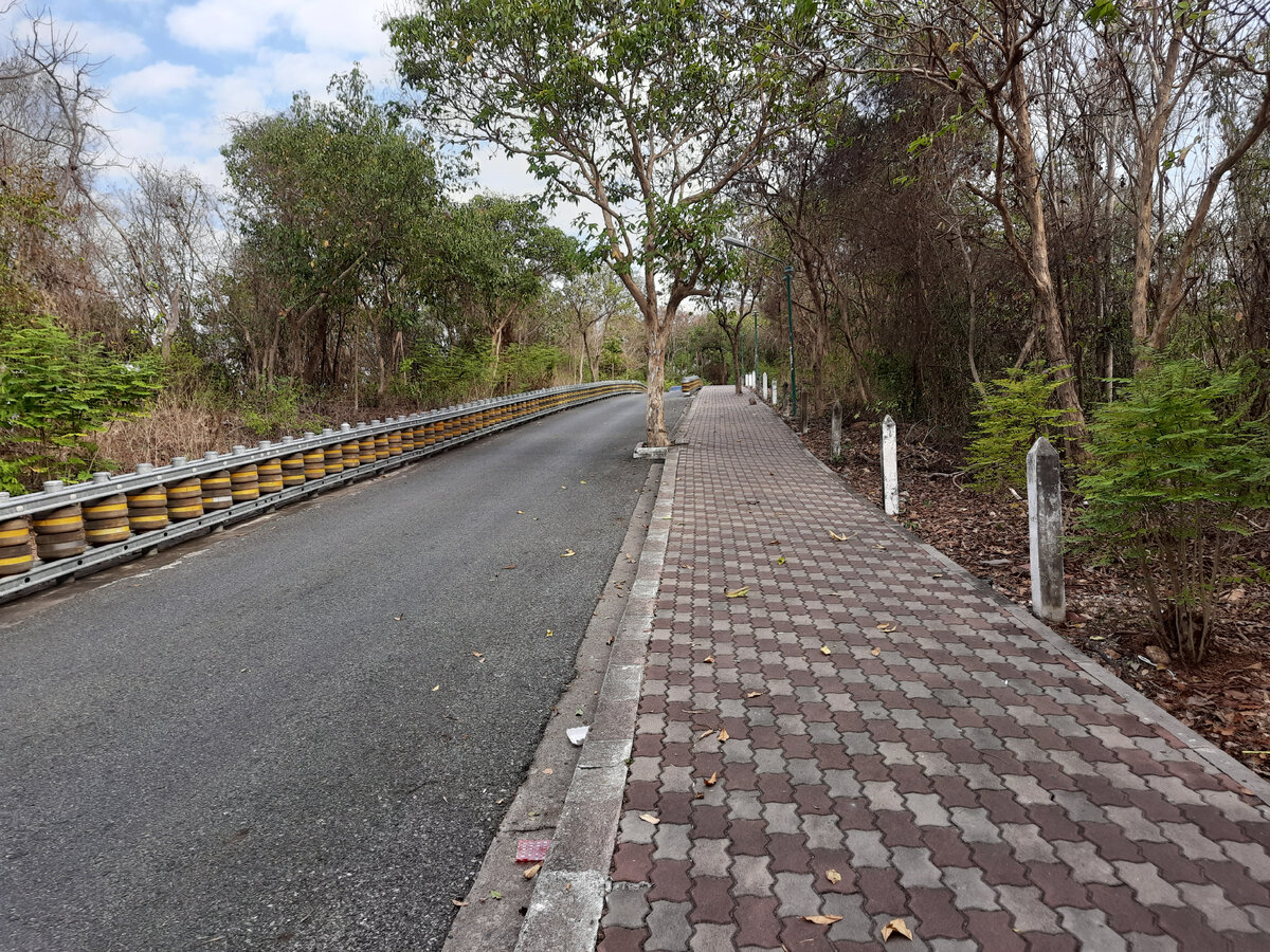 Дорога к смотровой площадке в Паттайе