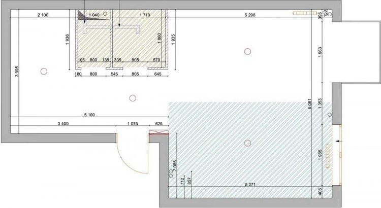 Мрамор, латунь и дерево. Просторный интерьер с изысканными деталями