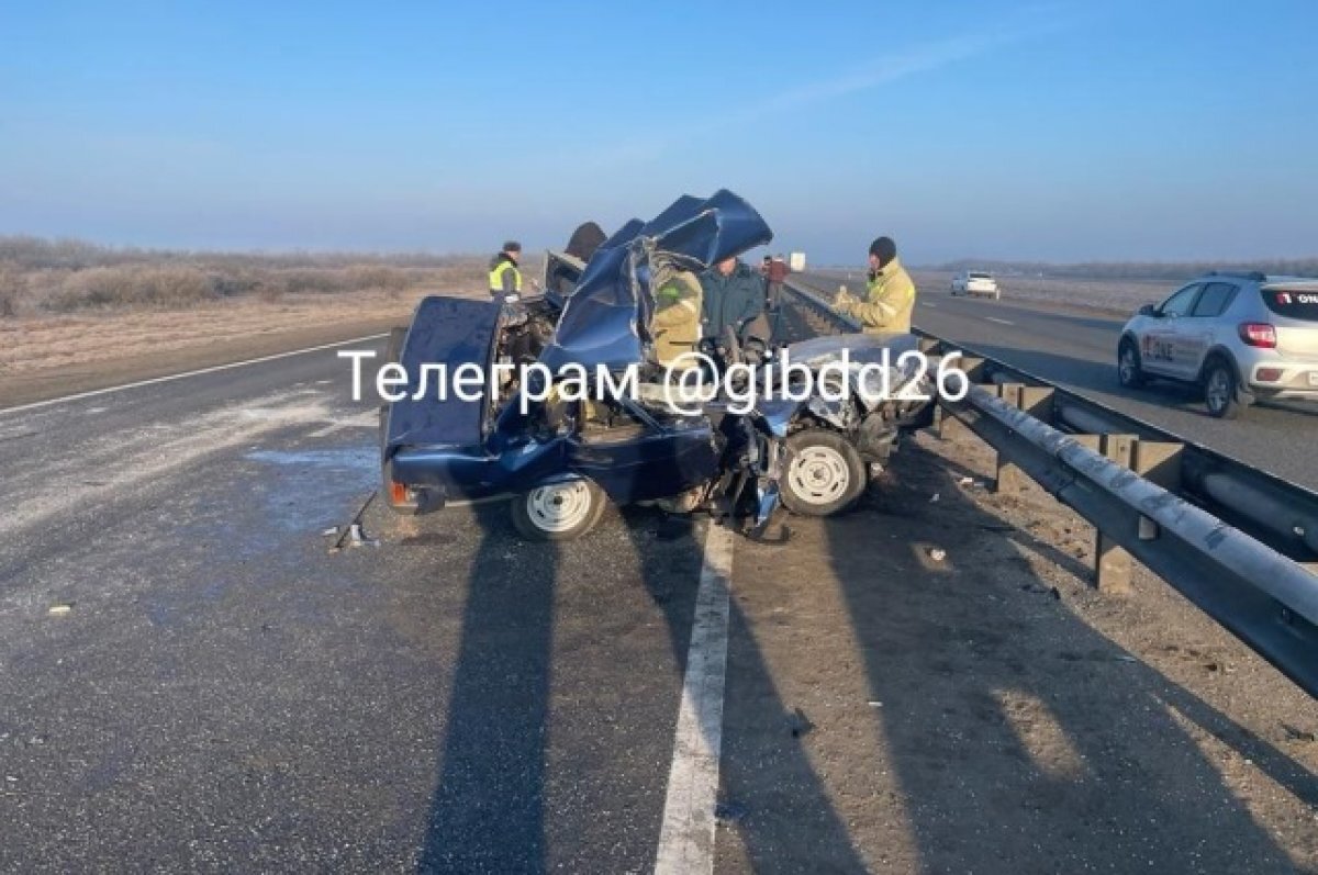    Врачи борются за жизнь водителя, врезавшегося в грузовик на Ставрополье