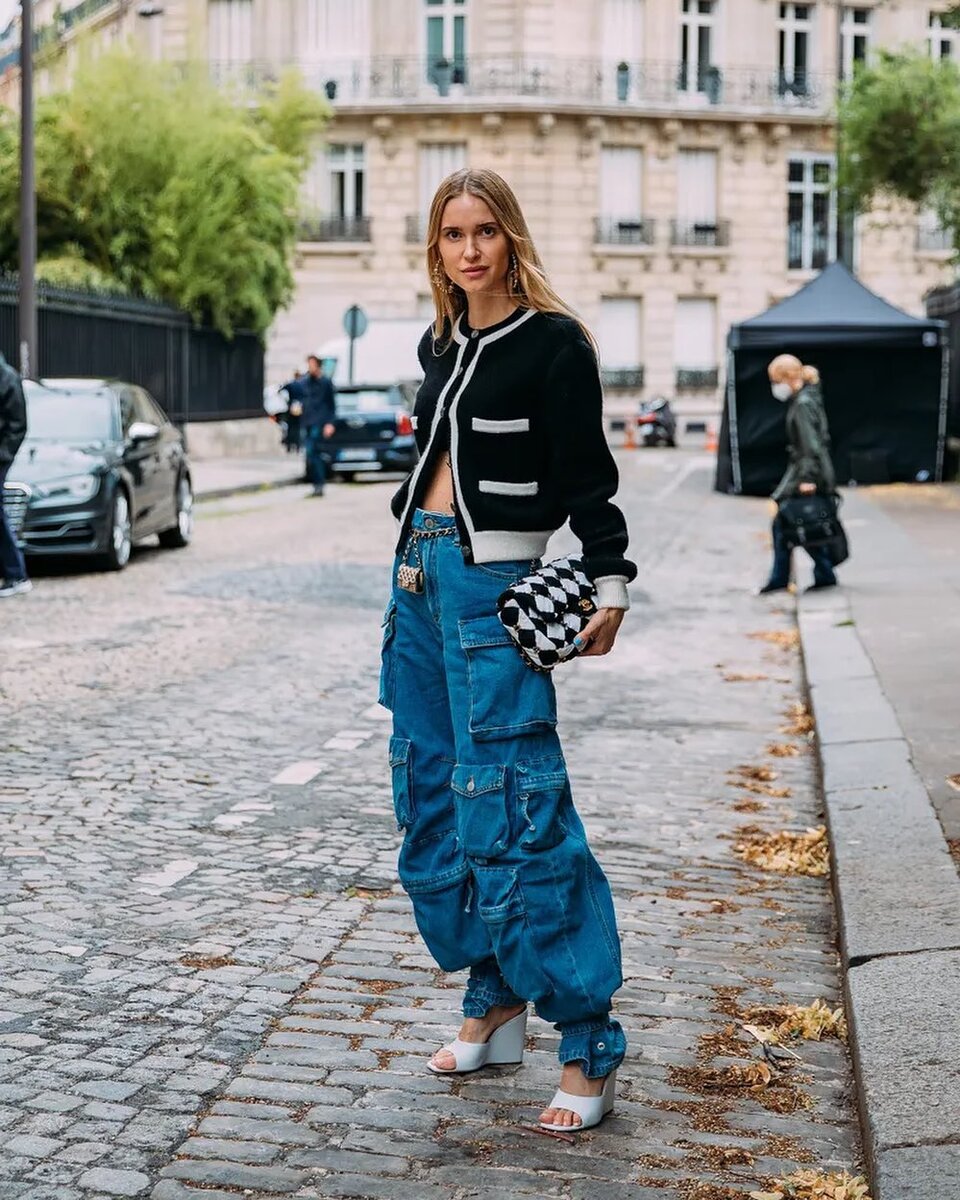    Делайте ставку на акцентную обувь - например, на яркие мюлиstylesightworldwide