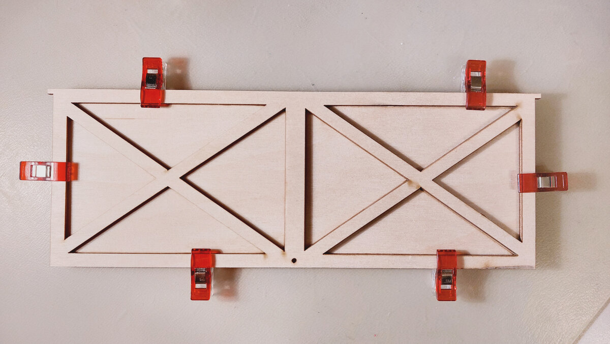 Прищепки на фанере