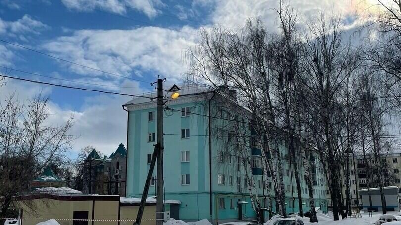     В Зеленодольске местные жители возмутились включенным освещением в фонарных столбах. Соответствующий пост появился в одном из Telegram-каналов города.