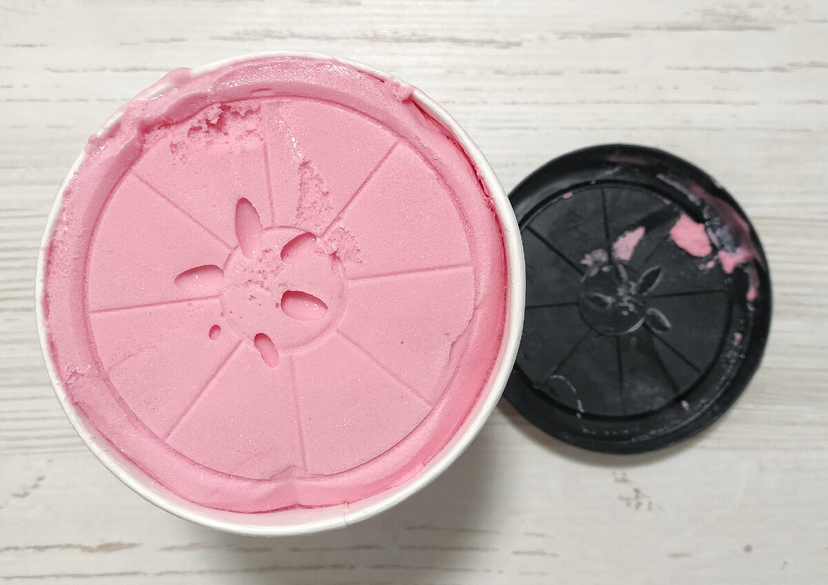 Крышка, кстати, без какой либо защиты. 