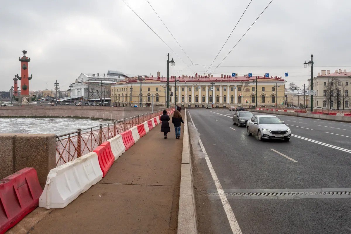 Биржевой мост. Фото: Олег Золото / MR7