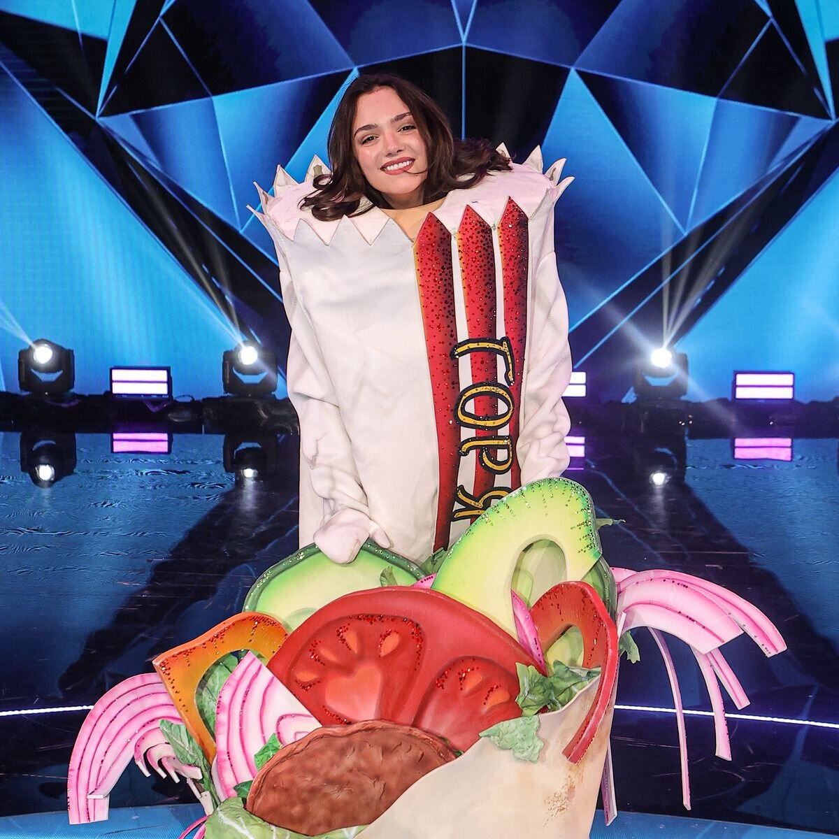 Евгения Медведева в шоу "Маска". Фото из открытых источников