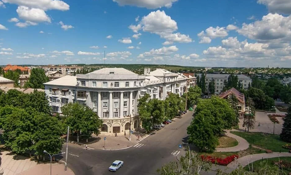 Мир бахмуту. Бахмут город до войны. Бахмут центр города. Бахмут город война. Бахмут фото.