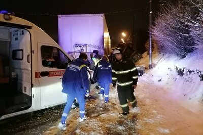    ДТП на 134 км автотрассы «М-5» в Луховицком городском округе © Пресс-служба ГКУ МО «Мособлпожспас»