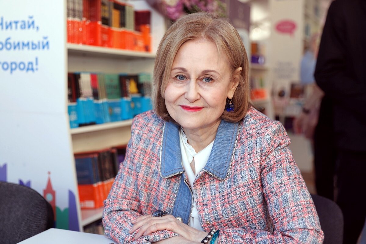     Почему Дарья Донцова дважды разводилась и кому обязана своим успехом