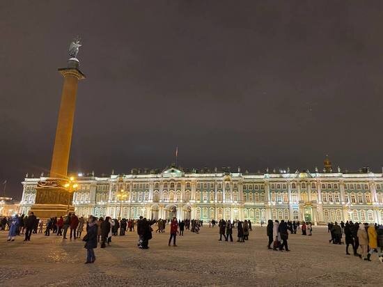     Туристы могут сэкономить, заплатив за отель онлайн. Фото: МК в Питере