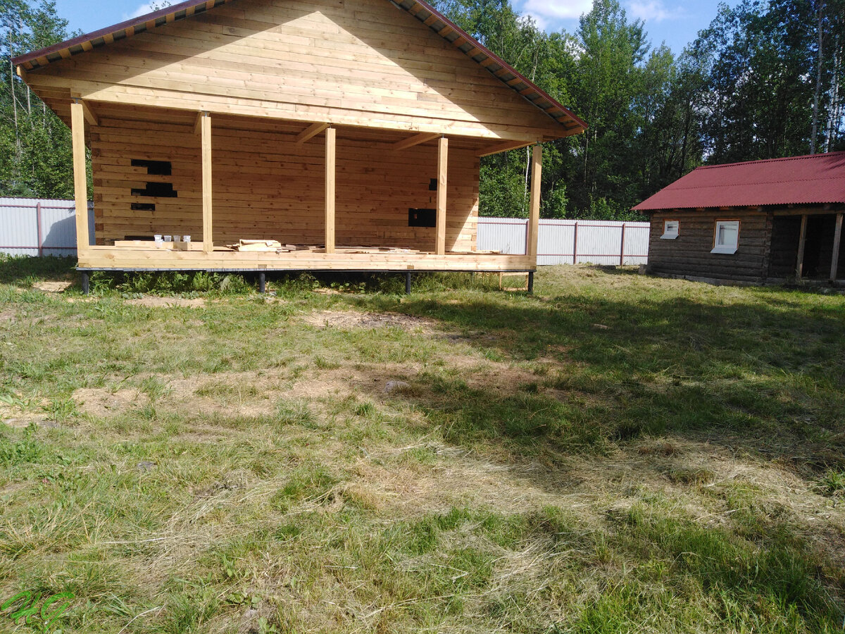 Июнь 2021 год, вид слева. Листайте галерею.