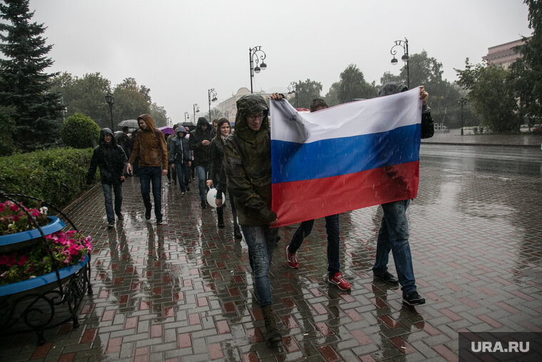    На митинг в поддержку России собралось более 2000 человек