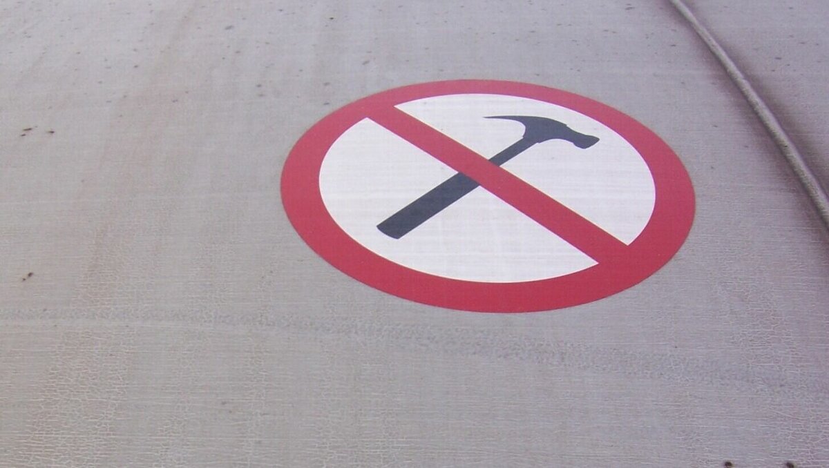     В Ростове начали сносить постройки для реконструкции Вавилова, тем временем сроки восстановления Парамоновских складов отодвинули до конца 2025 года, а структура миллиардера Лисина продала акции «Таганрогского морского торгового порта».