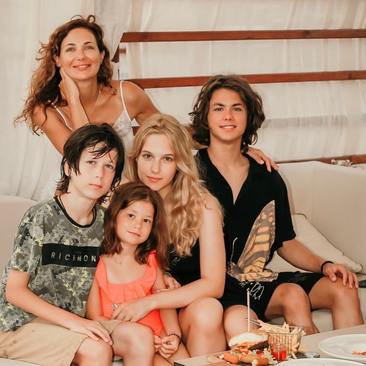    Екатерина Климова с детьмиСоцсети Екатерины Климовой