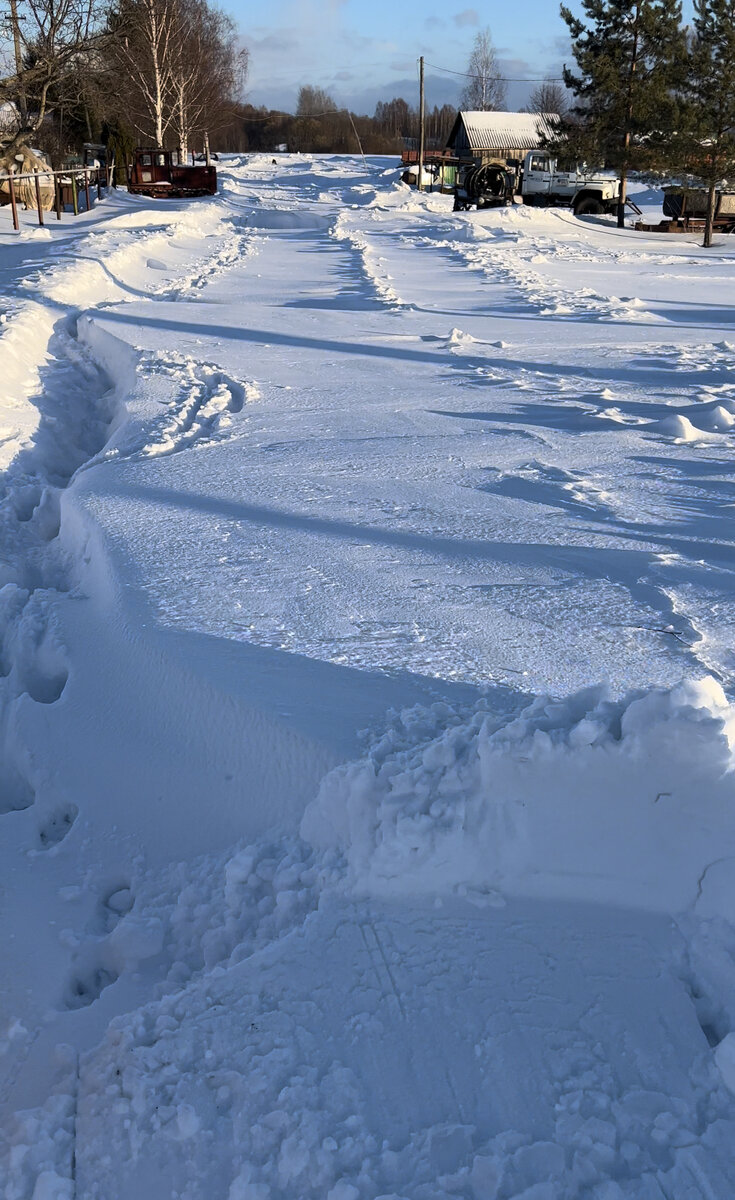 Так замело дорогу по деревне