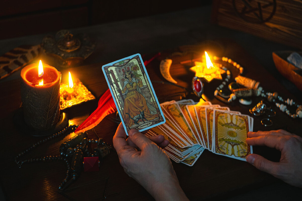 Королева жезлов в Таро. Основные значения. Гадалка Людмила (tarot9.ru)