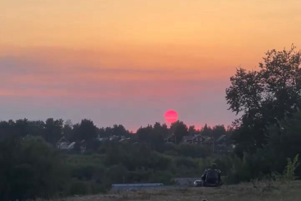 Загадочная Луна  завораживает воображение людей по всему миру. Фото Е. Фуд.