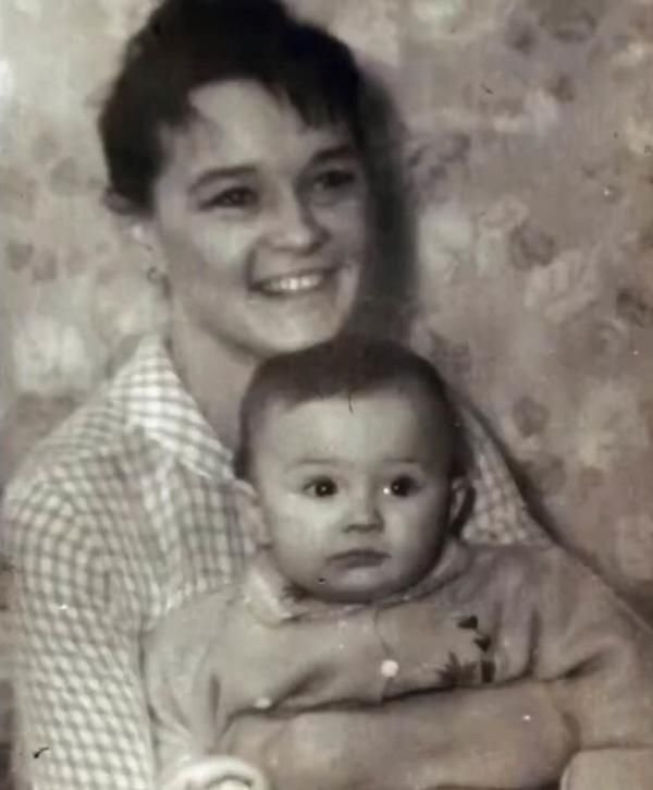      Людмила Гурченко с маленькой Марией. Фото из открытого источника