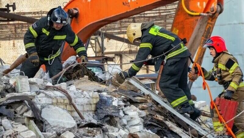     В Ростове сообщают о четырех пострадавших и трех погибших в результате взрыва горючих материалов на улице Сиверса, об этом сообщили городские СМИ.