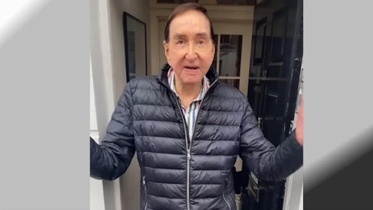 Эддисон уверяет, что ежедневные физические упражнения означают, что у вас не будет проблем со спиной в пожилом возрасте. Фото: TikTok