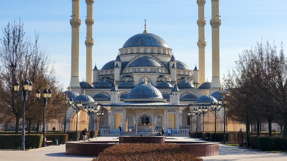 Мечеть "Сердце Чечни" является практически полной копией "Голубой мечети" в Стамбуле