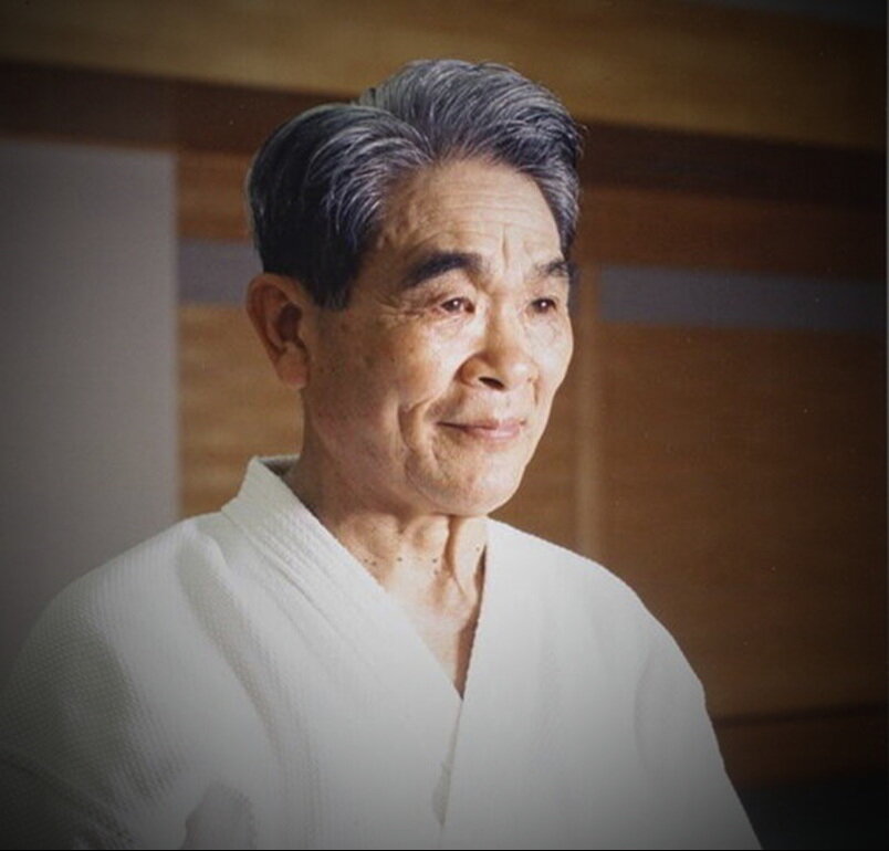 Сэнсэй Нисио родился в Японии, в префектуре Аомори в 1927 году. В 1951 году он вступил в Айкикай Хомбу додзё и начал преподавать в 1955. Ранее он обучался дзюдо (4-й дан), каратэ (4-й дан), иайдо (7-й дан) и дзёдо. 