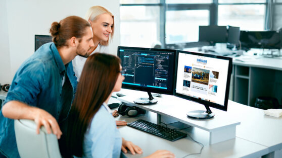    Журнал "Профиль" в новом формате запустил проект "Знай наших" Андрей Соколов