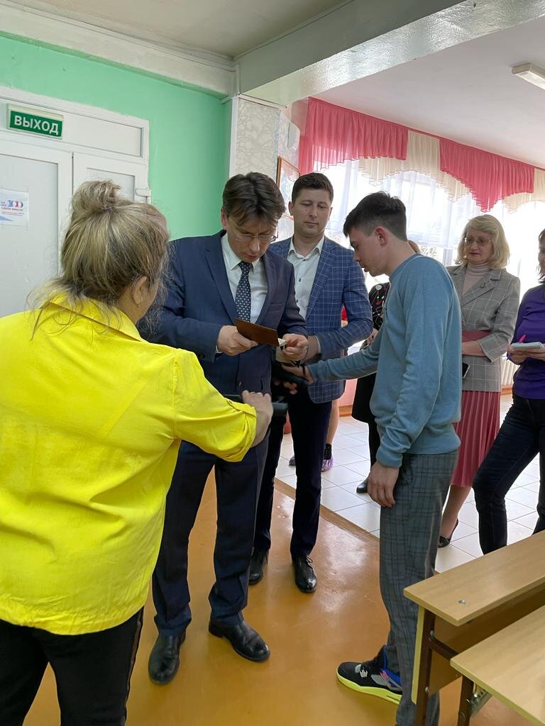  📷    В Оренбурге родители школьников написали ЕГЭ по русскому языку Кристина Просвиркина