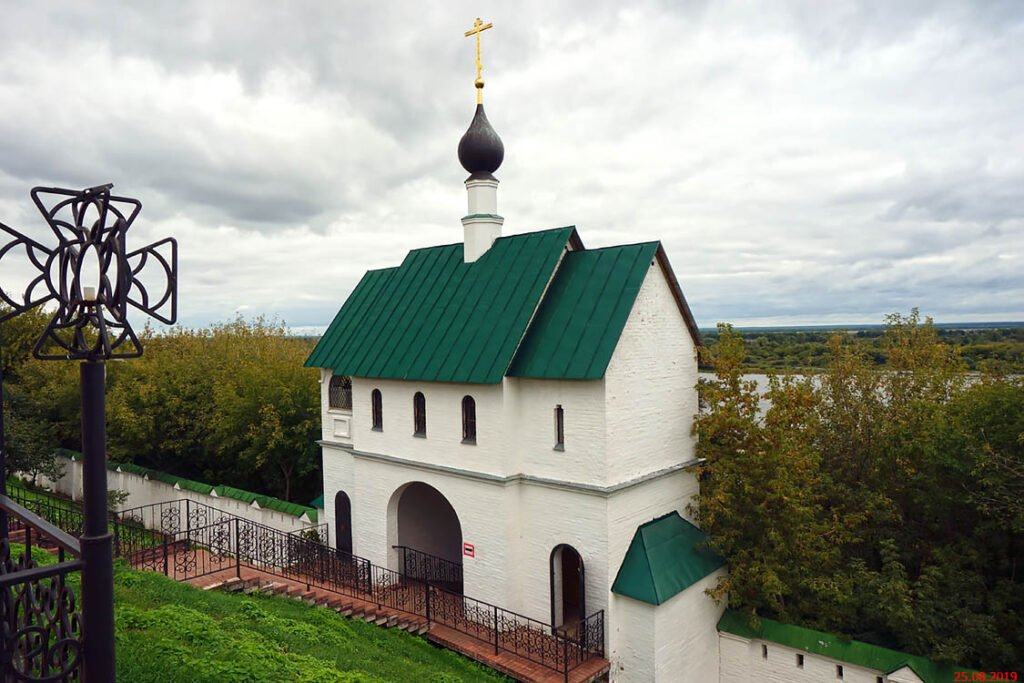 Николоугиешский монастырь. Церковь Сергия Радонежского Муром. Спасо-Преображенский монастырь Муром. Муром Троицкий монастырь Церковь Сергия Радонежского. Деревянная Церковь Сергия Радонежского Муром.