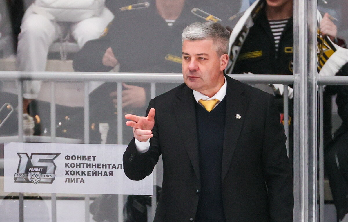    Главный тренер "Адмирала" Леонид Тамбиев  Юрий Смитюк/ТАСС