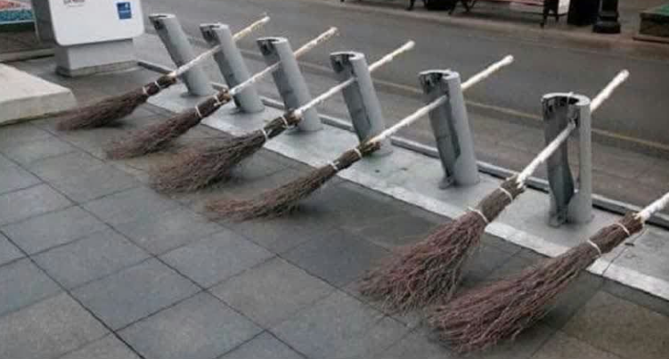 А говорят что женщины не умеют парковаться