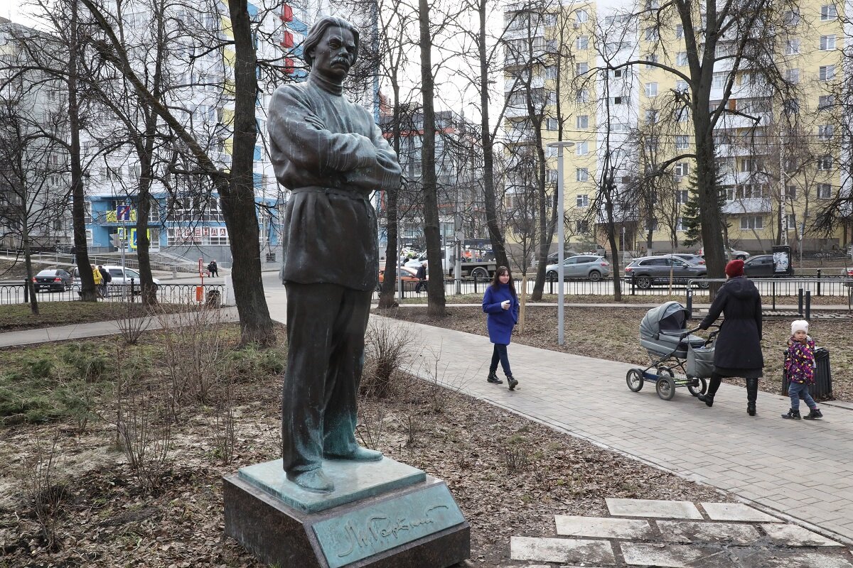 Какие тайны скрывают нижегородские памятники знаменитому писателю? |  Нижегородская правда | Дзен