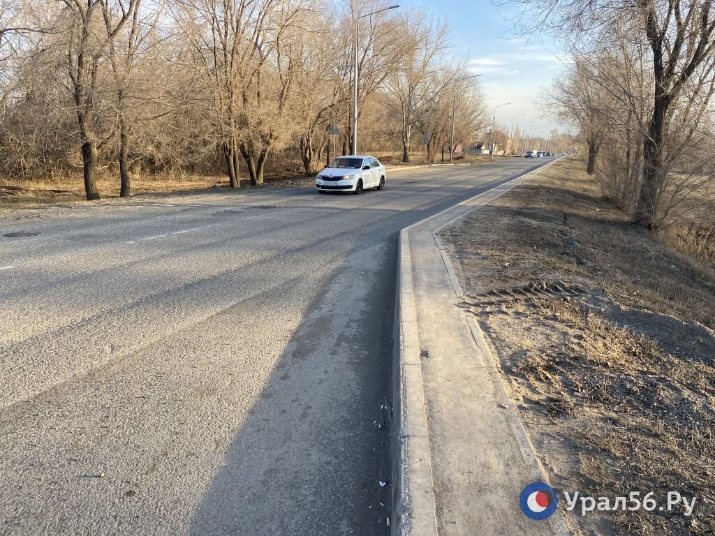 Некоторые гарантийные дороги в Оренбурге выглядят так, будто ремонта на них  не было много лет. Фотофакт Урал56.Ру | Урал56.Ру | Оренбург, Орск -  главные новости | Дзен