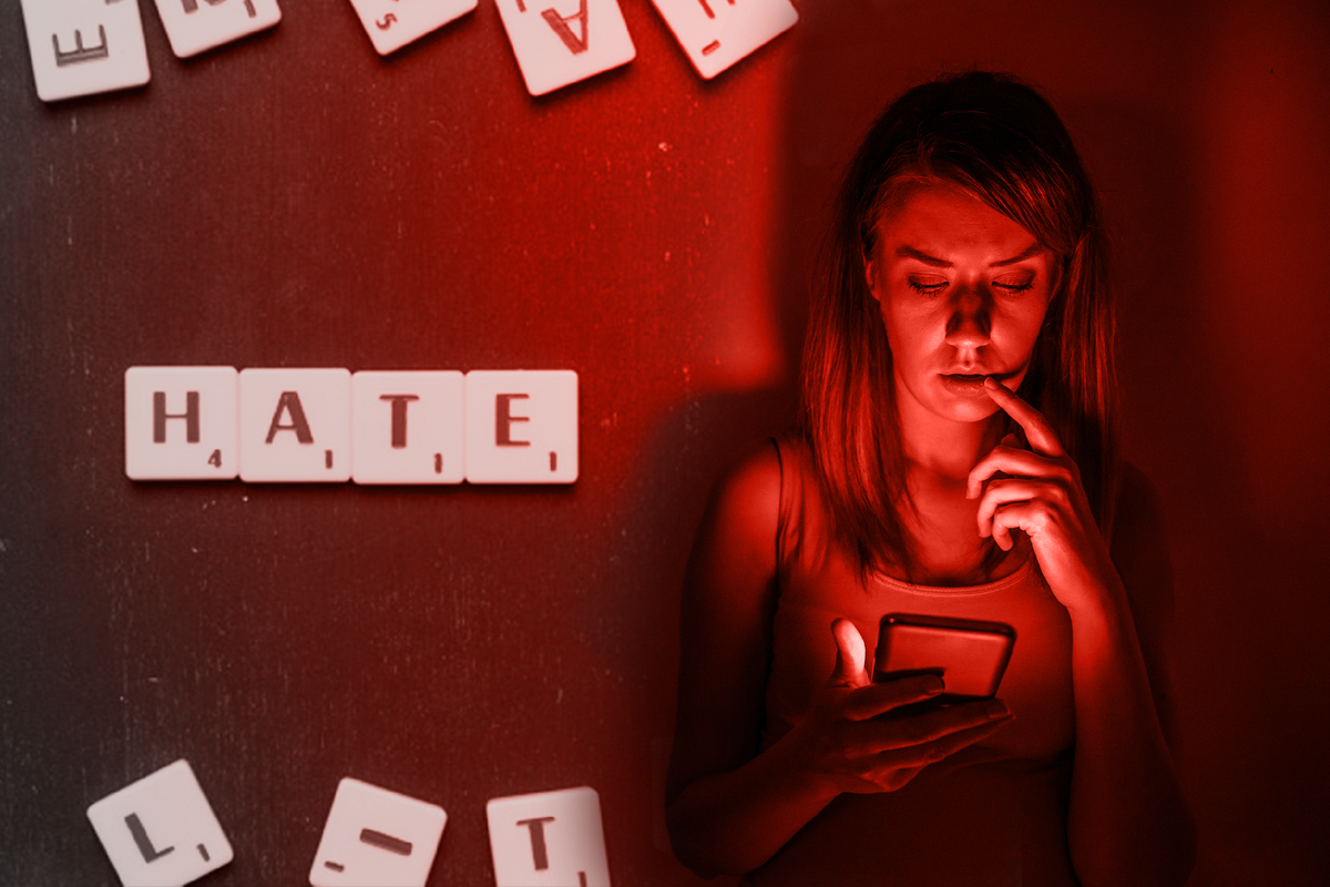 Нападки в интернете. Буллинг в соц сетях. Травля в сети интернет. Кибербуллинг. Ссора в интернете.