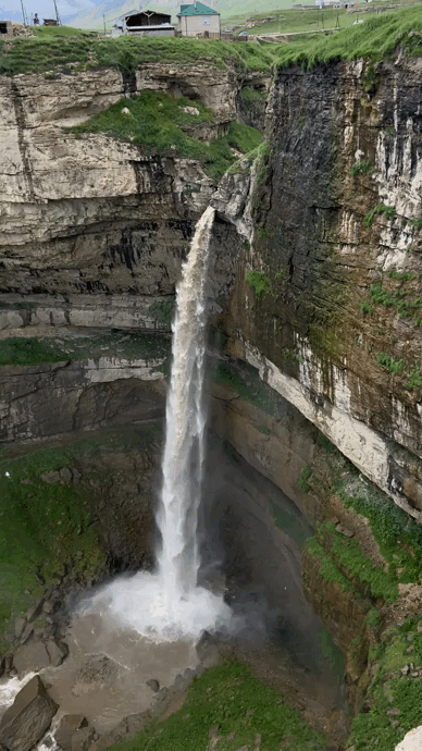 Водопад Тобот. Координаты места 42.555144, 46.719096. 