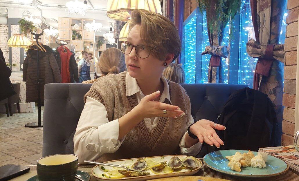 конечно же фото подставное, мы сделали его с друзьями 😅😅😅Именно для этого случая 