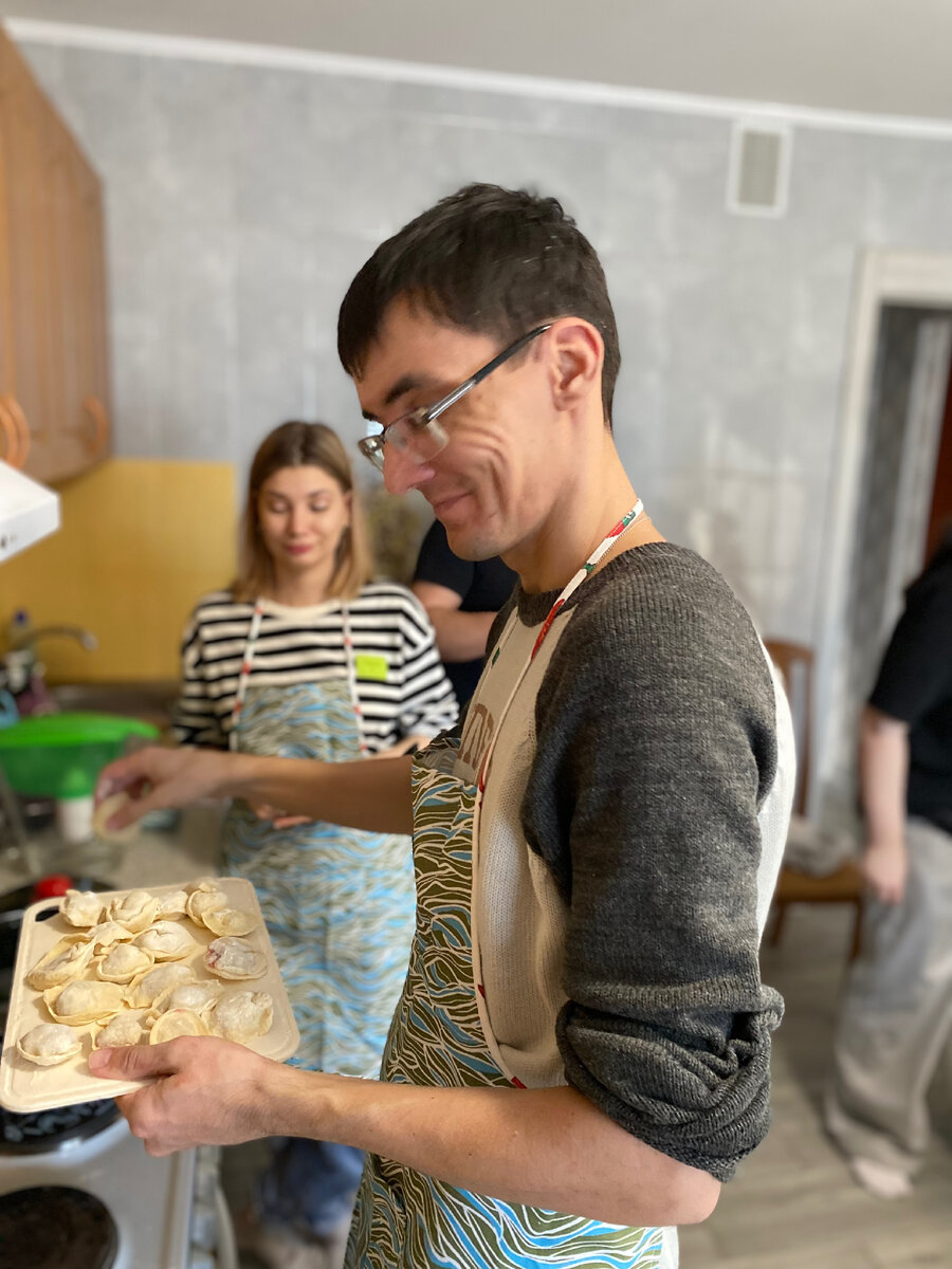 Евгений Филипповский в квартире СП, фото из архива «Открытой среды»