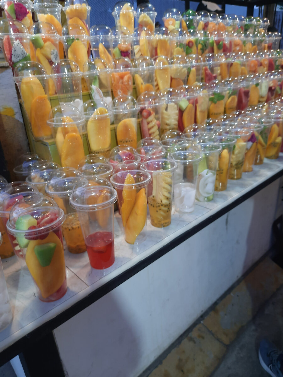 Шейк из фруктов на выбор - 25 бат 