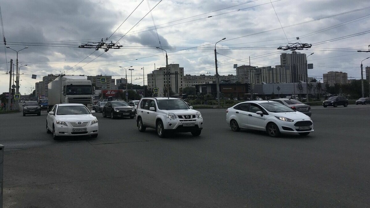     Казань ближе к вечеру четверга, 6 апреля, встала в 9-балльных пробках. Об этом свидетельствуют данные сервиса «Яндекс.Карты».