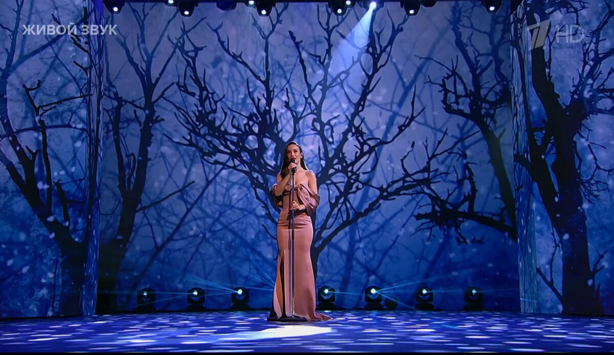 Скрин сделан автором из выступления участника на сцене Три аккорда 