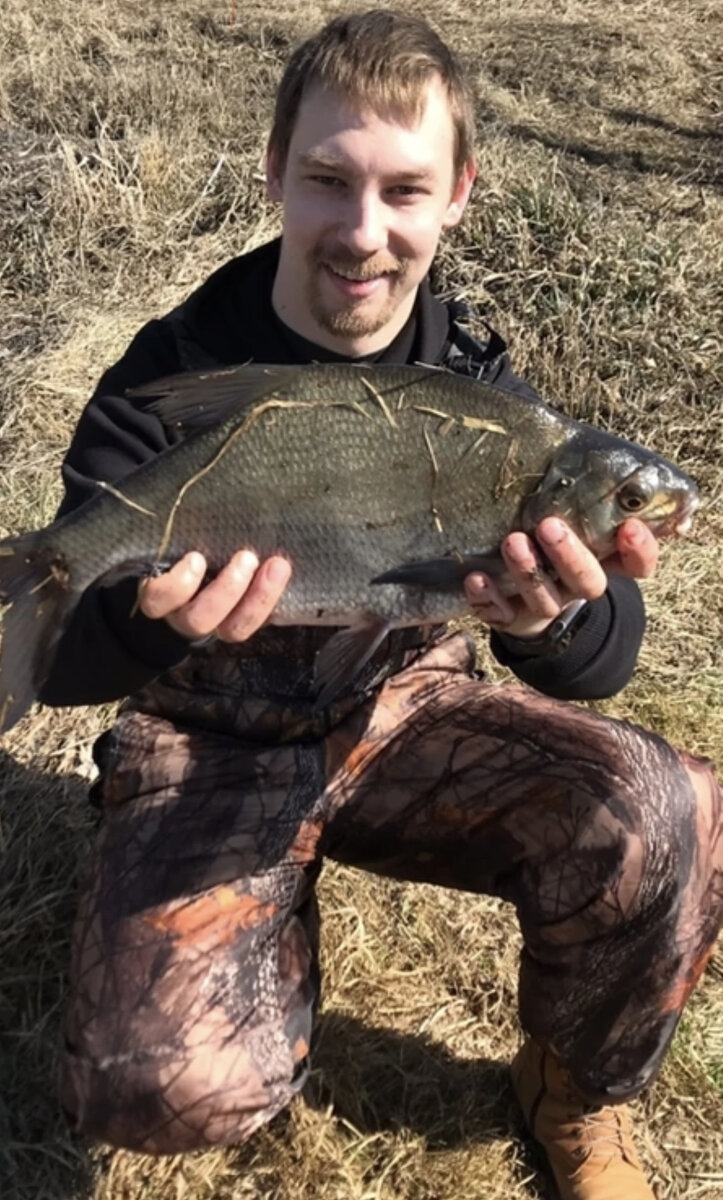 Рыбалка в 2023 году. Поймал первого леща